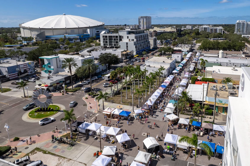 Mezzo Holiday Market